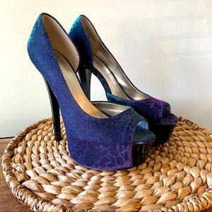 Bakers green leopard platform stilettos size 7.5